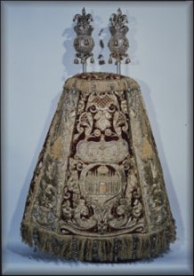 Torah mantle